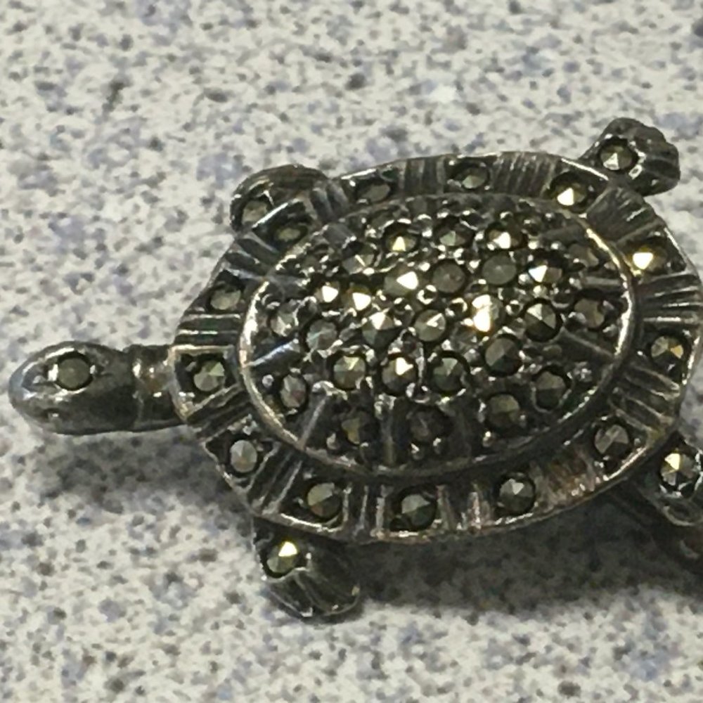 COOL STERLING SILVER MARCASITE TURTLE PIN BROOCH 925 VINTAGE
